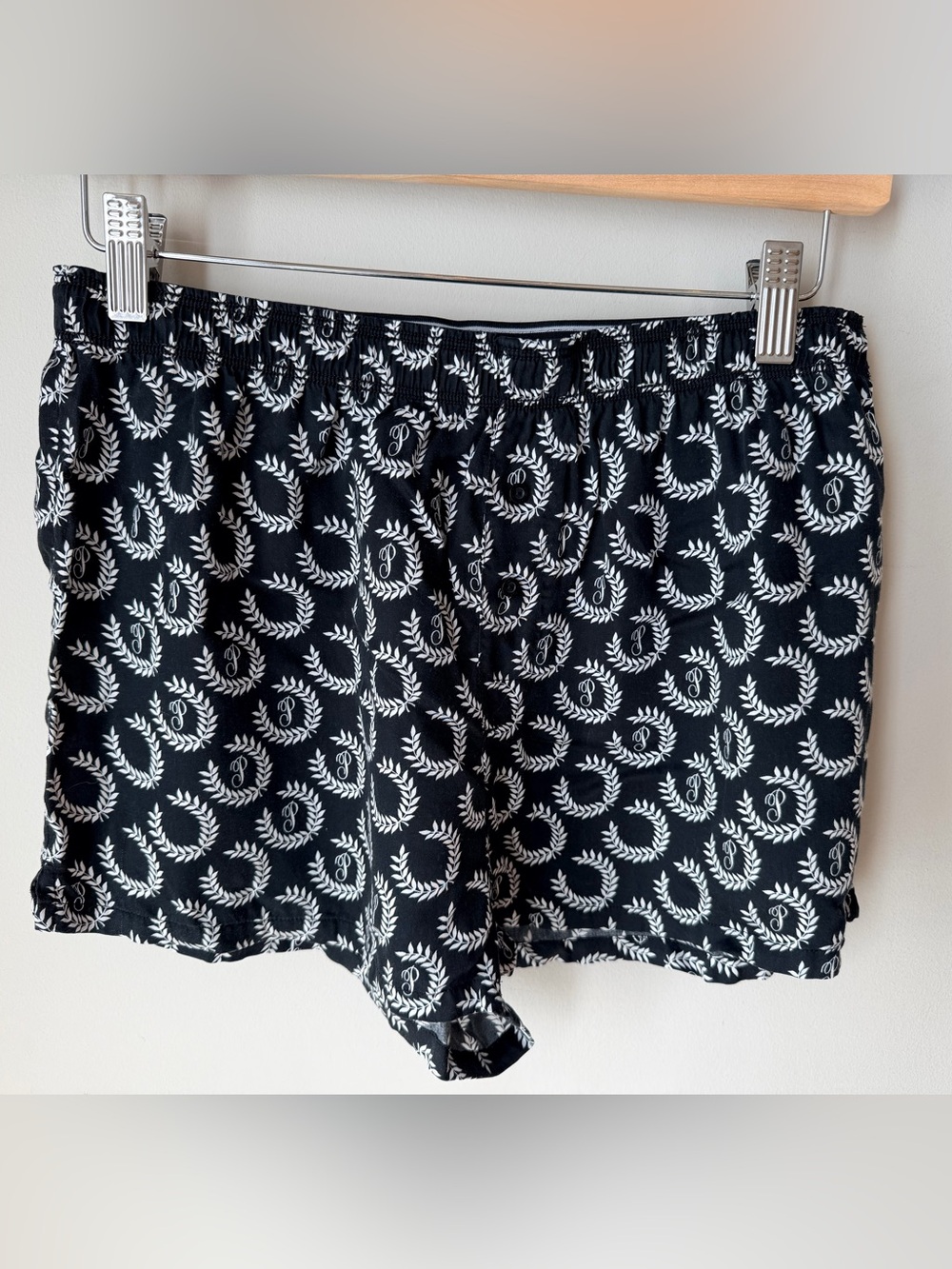 🟢 5 for $25 🟢 PINK Victoria's Secret Black Shorts with Laurel Wreath Pattern